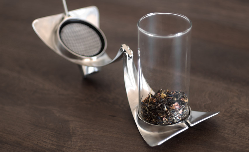 Illustration for article titled This Gorgeous Teapot Lets You Watch Your Tea Leaves Brew